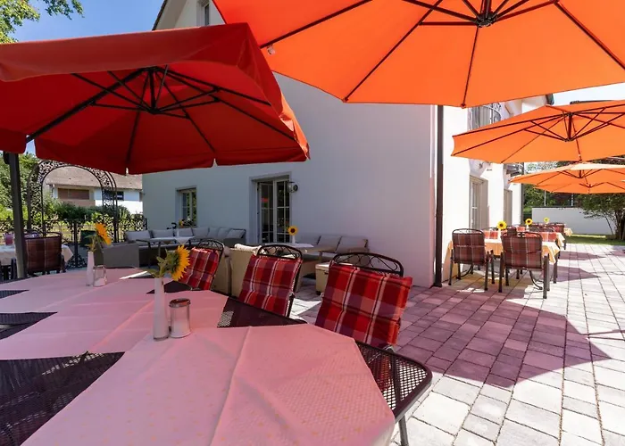 בית הארחה Gaestehaus Guggenberger 3*